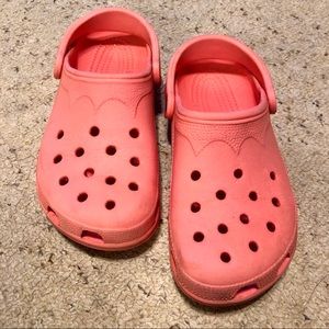 crocs melon pink